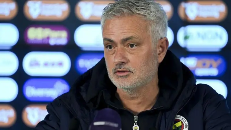 Galatasaray acusa a Mourinho de hacer ‘declaraciones racistas ‘